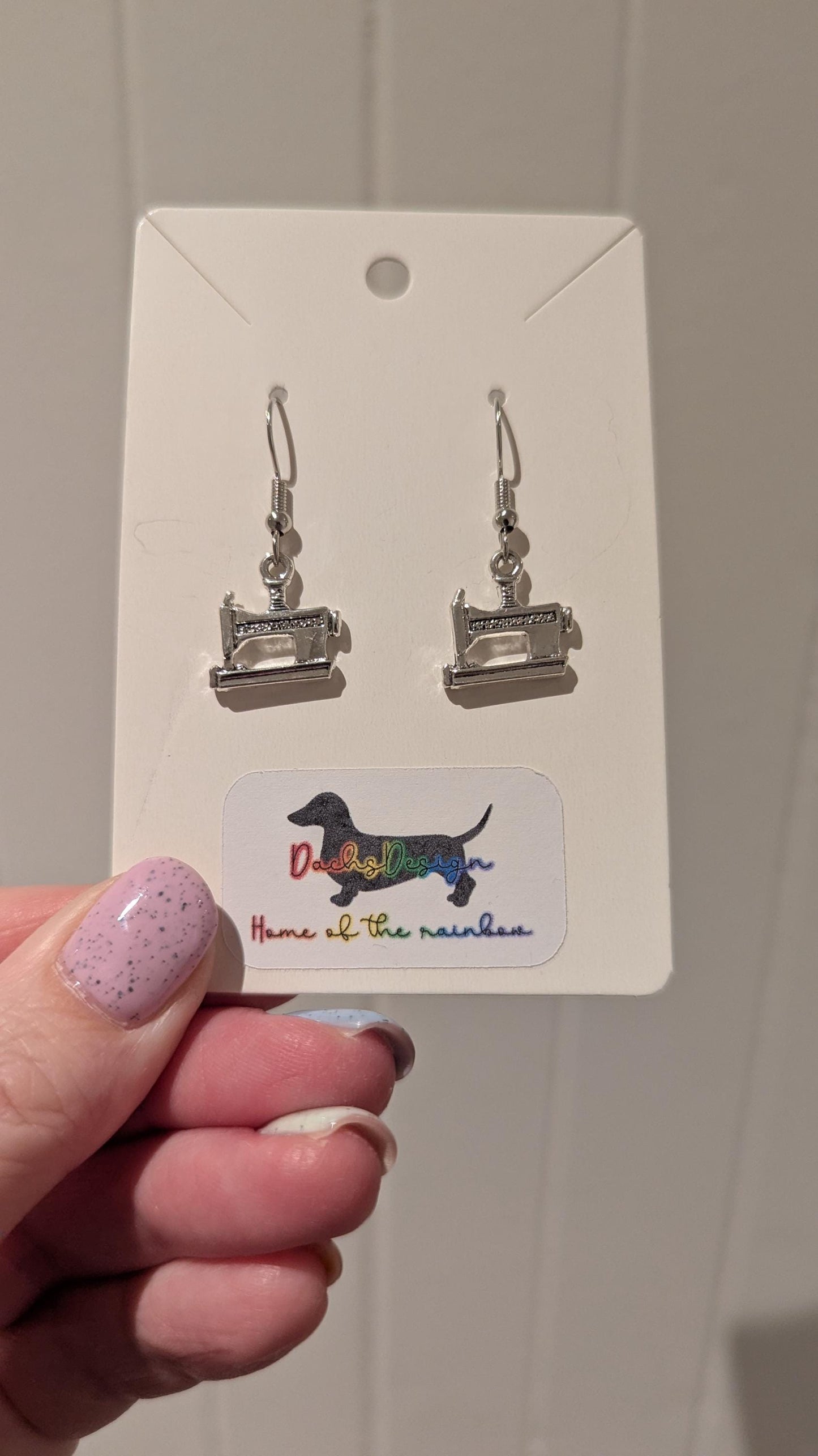 Vintage-Inspired Sewing Machine Earrings: Silver Metal Crafter Jewellery