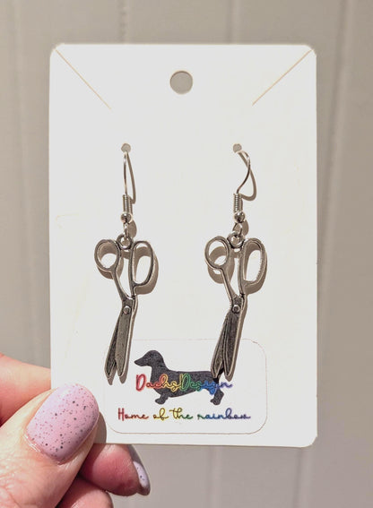 Vintage-Inspired Silver Metal Scissors Earrings